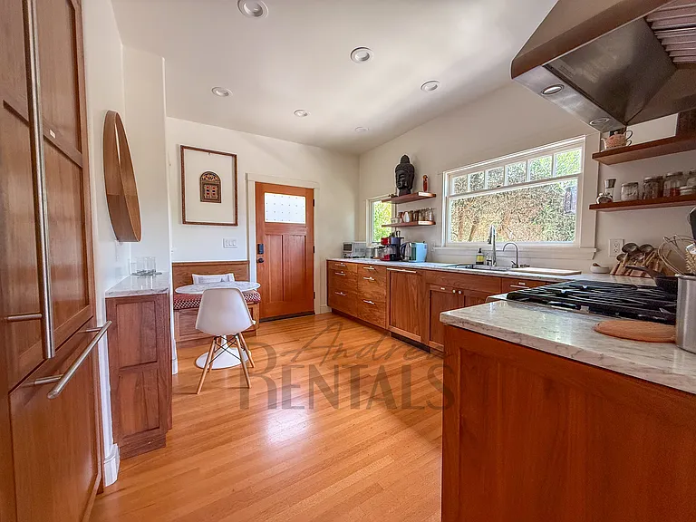 1187 Arch St — Photo 12