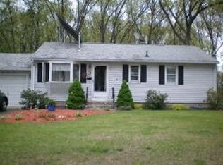 135 Deslauriers St, Chicopee, MA 01020