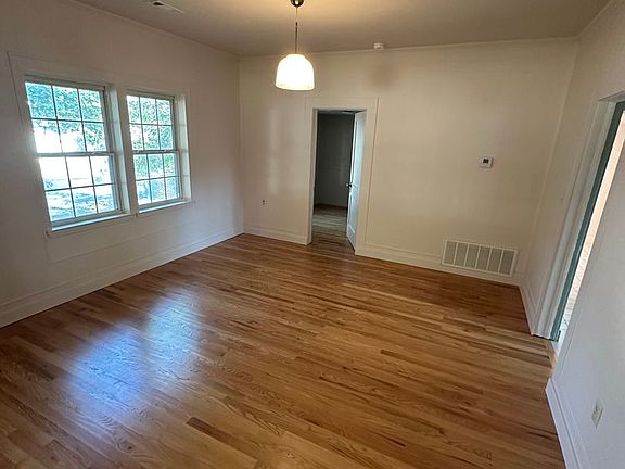3rd image of 402 Hart Ave