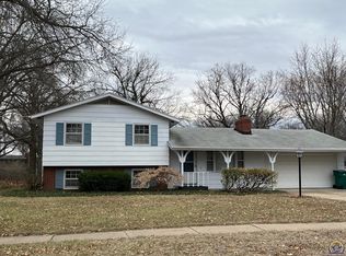 5209 SW 12th St, Topeka, KS 66604