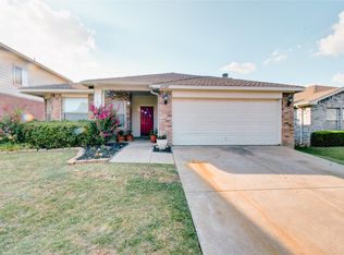 1020 Silver Spur Ln, Fort Worth, TX 76179
