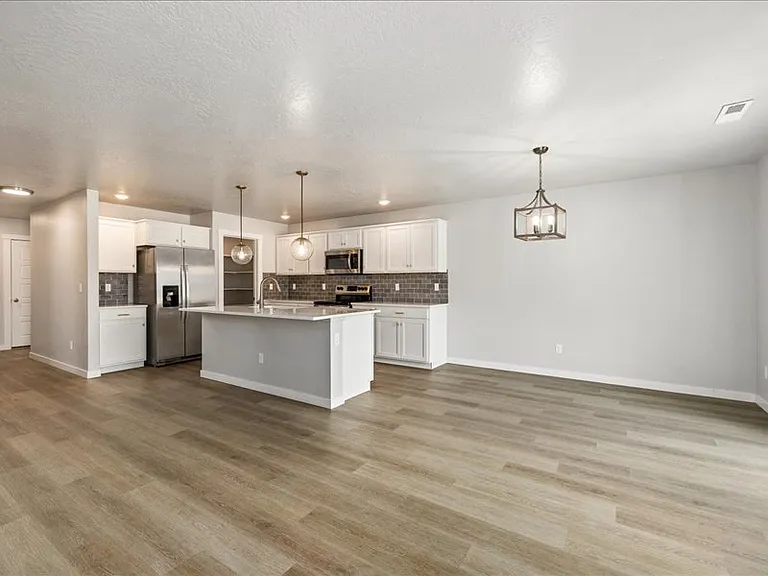 5032 W White Birch St — Photo 9