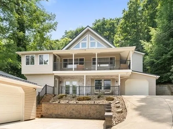 155 Cheyenne Trl, Malvern, OH 44644