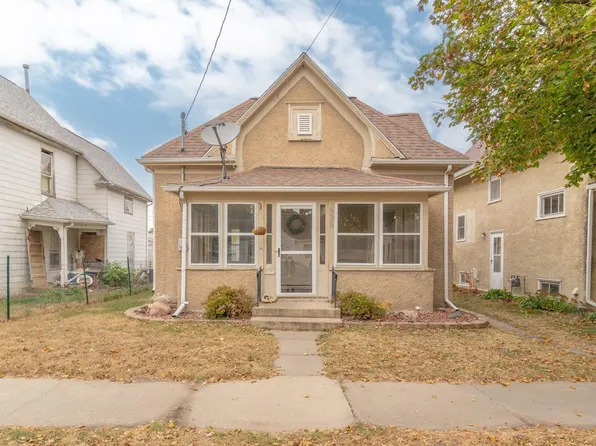536 Newton St, Waterloo, IA 50703