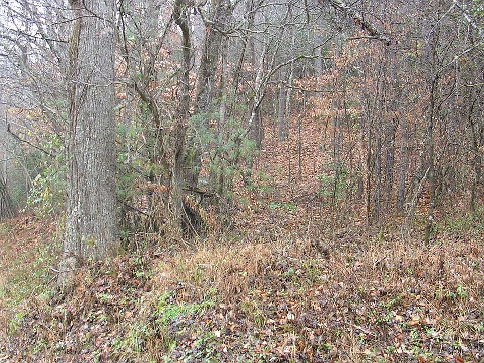 2nd image of Briar Cove Rd