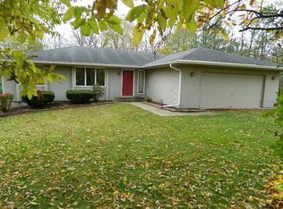 5740 Sweet Grass Dr, Roscoe, IL 61073