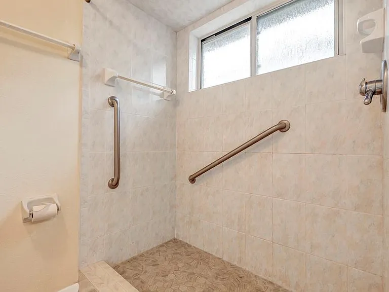 17 Wishbonebush Rd — Photo 9