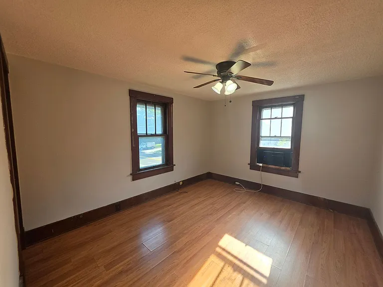 914 S Water St — Photo 10