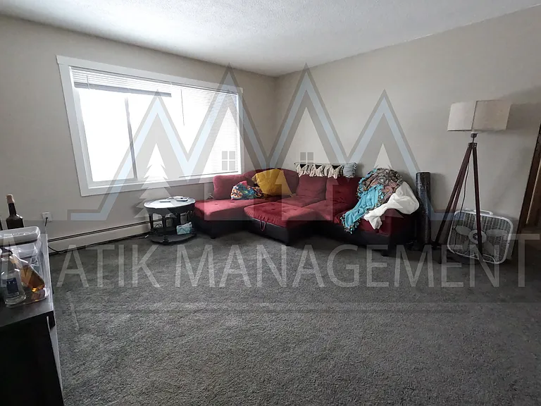 321 27th St NE #1 — Photo 2