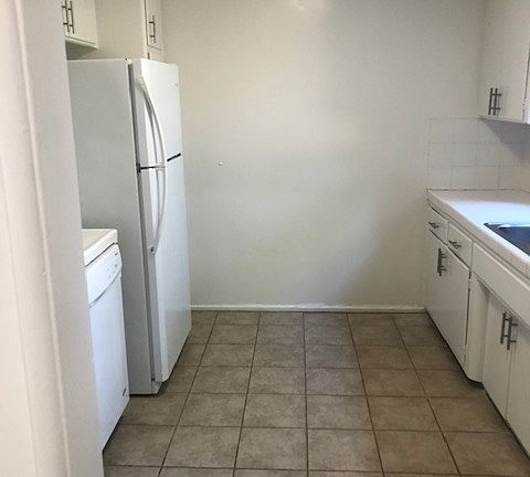 4th image of 2258 S Beverly Glen Blvd APT 3