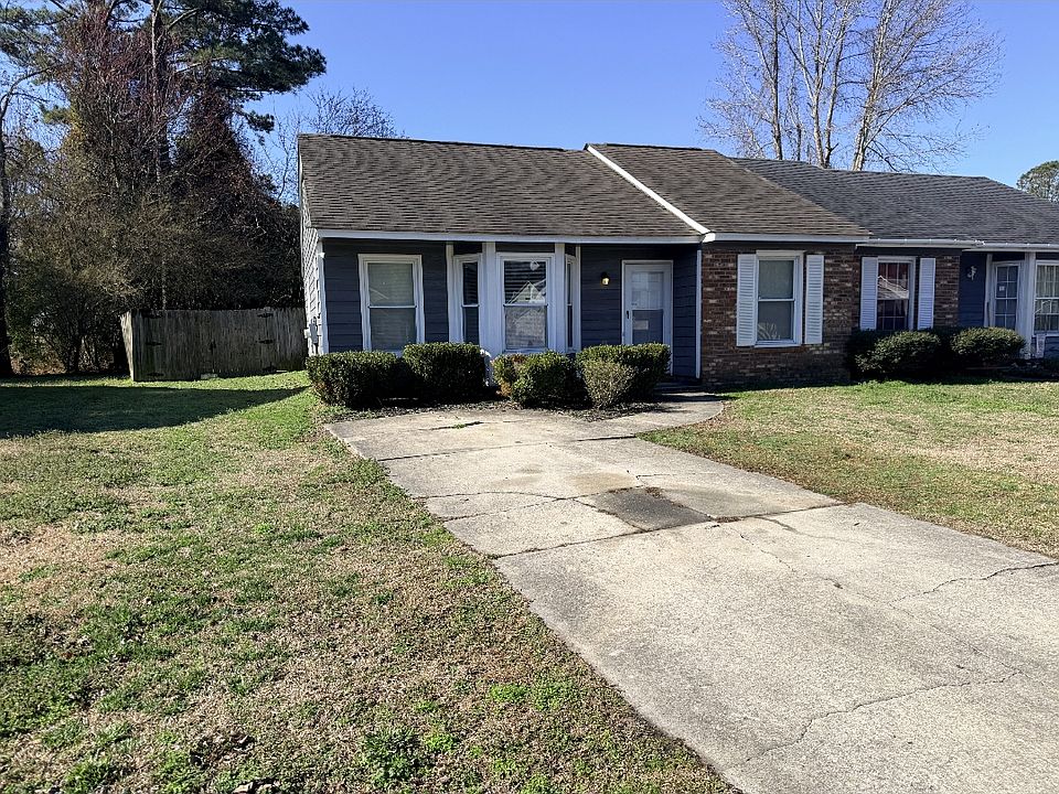 1st image of 2721 Brookfield Dr