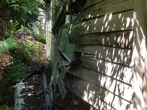 4th image of 14027 Wayne Pl N