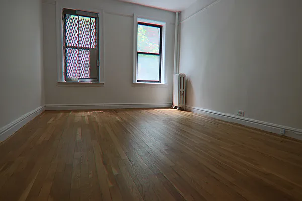 Rented by PMG Real Estate  | media 20