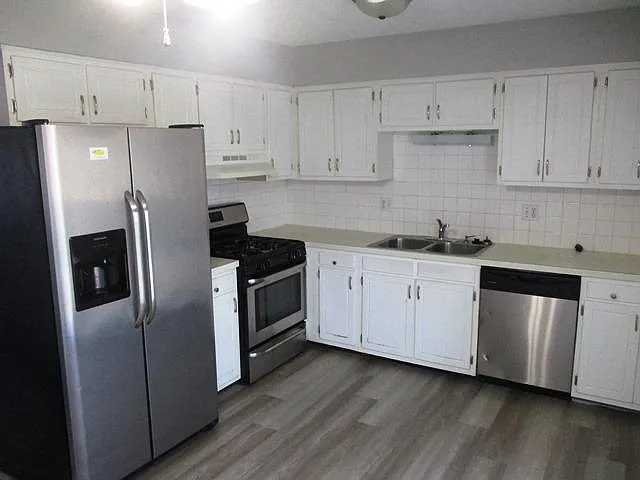 4 bed, $2,180 — Photo 2