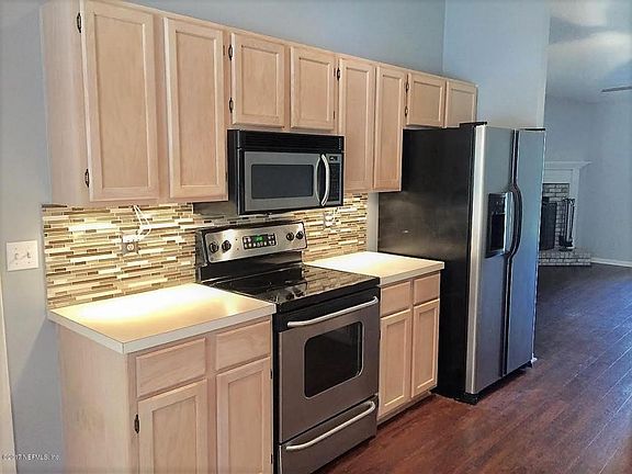 4th image of 12588 Ashglen Dr N