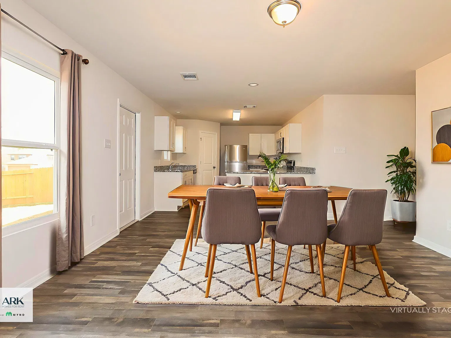 4 bed, 2.0 bath, 1603 sqft, $1,745 — Photo 2