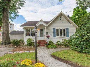 96 Lake Shore Dr, Lake Hiawatha, NJ