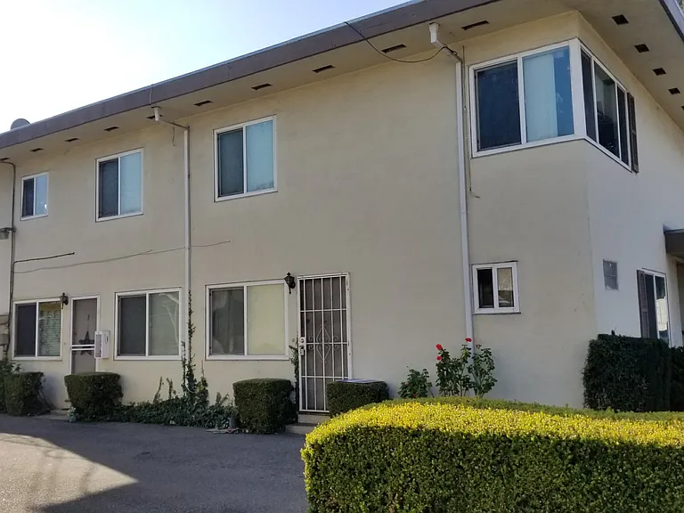 1932 Davis St #4 — Photo 5