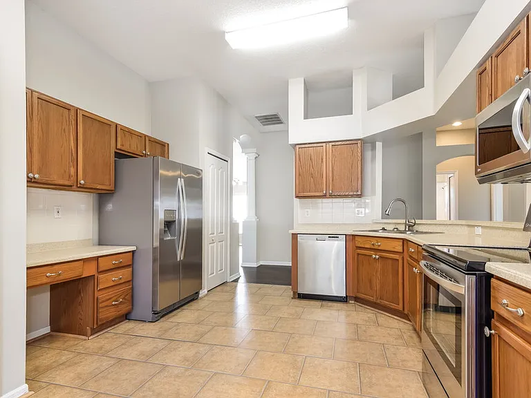 812 Lesa Glen Pl — Photo 6
