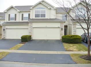 1700 Fredericksburg Ln, Aurora, IL 60503