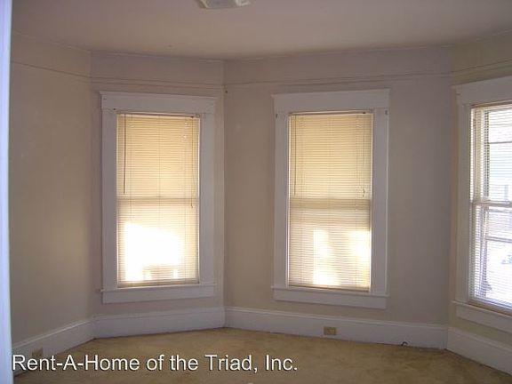 4th image of 911 Lexington Ave APT 2