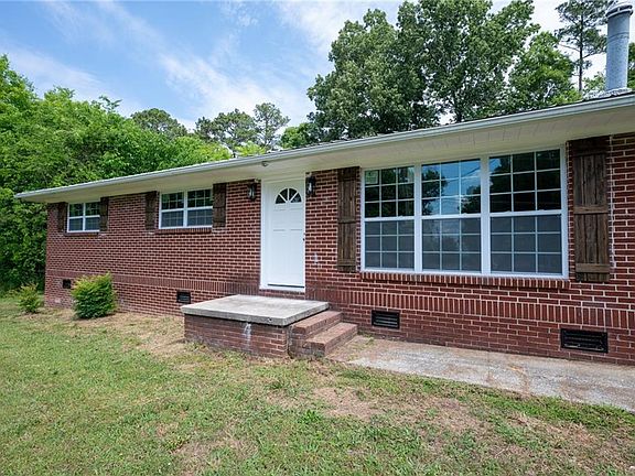 5th image of 185 Blackwood Pl SE