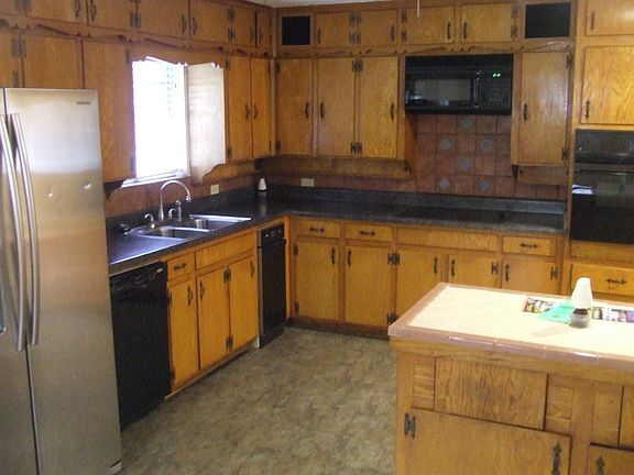 4th image of 5725 Trail Lake Dr