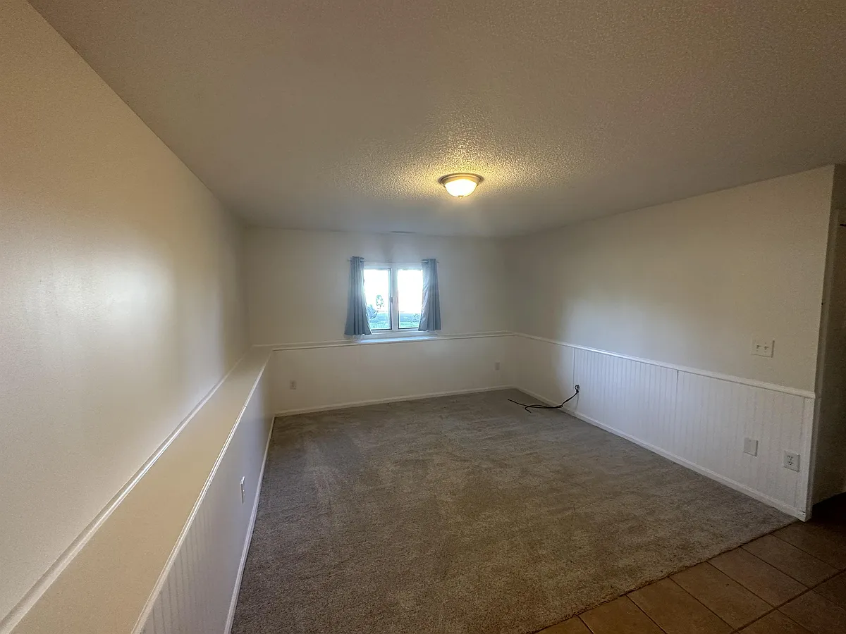 Building Photo - 3700 Bryant Cir N