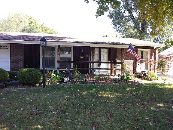 2nd image of 747 Carriage Ln
