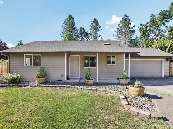 126 SW Fleishauer Ln, McMinnville, OR 97128
