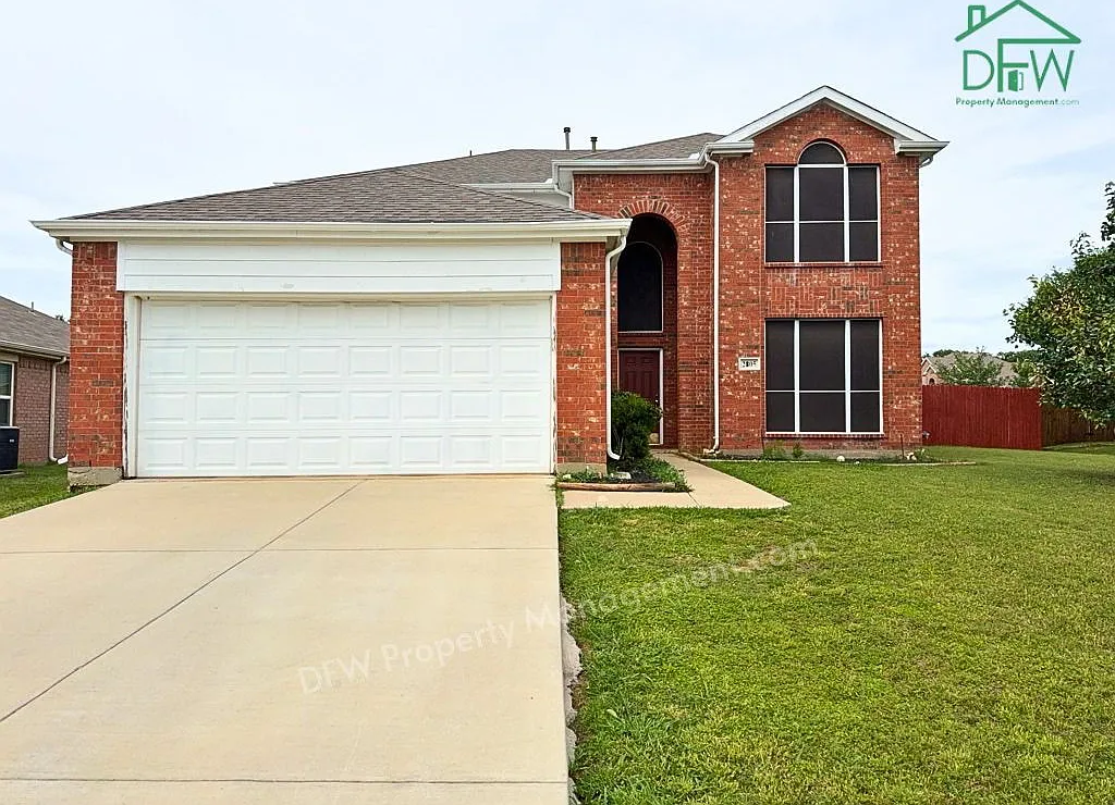 5 bed, 3.5 bath, 2495 sqft, $2,350 — Photo 1