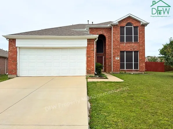 2805 Crater Lake Ln, Denton, TX 76210