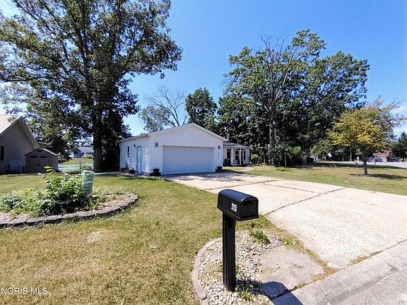 3rd image of 3113 Sandlewood Dr
