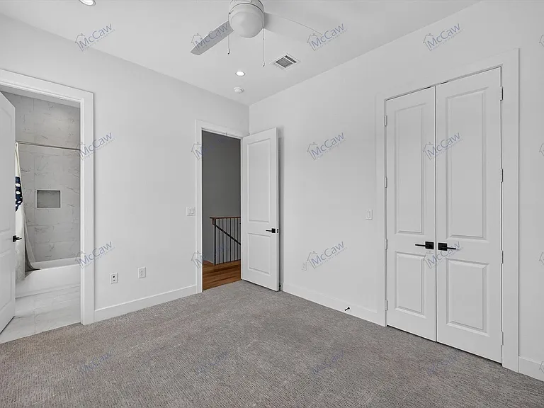131 Thornton St — Photo 9
