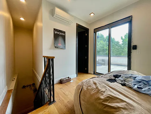 Rented by ERNY LLC | media 51