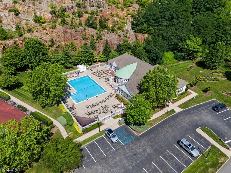 7319 Coventry Ct — Photo 13