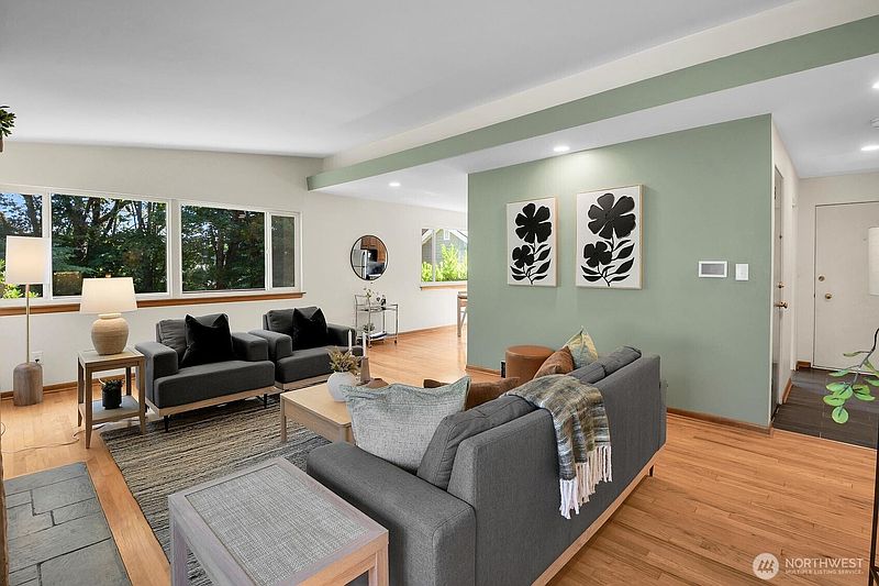 4th image of 1714 NE Brockman Place