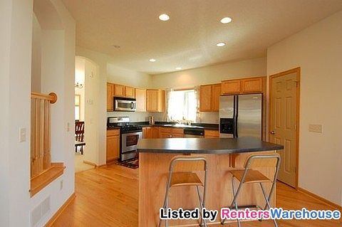 5th image of 11838 Alamo St NE