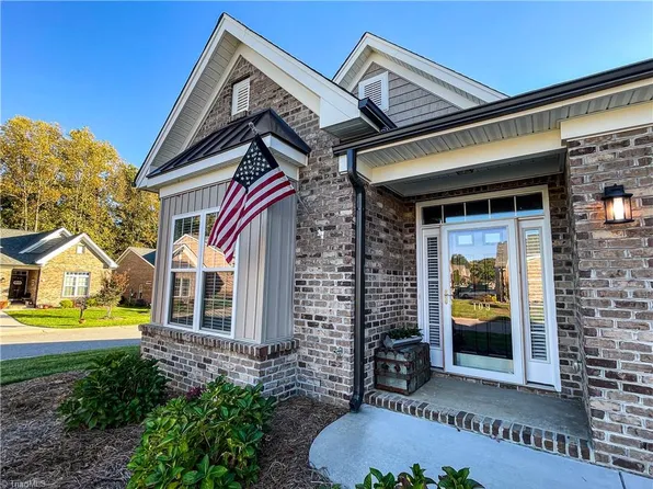 109 Lawrence Dr, Lexington, NC 27295
