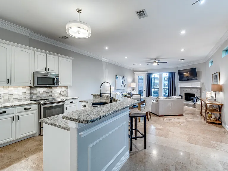 2608 N Garrett Ave #B — Photo 6