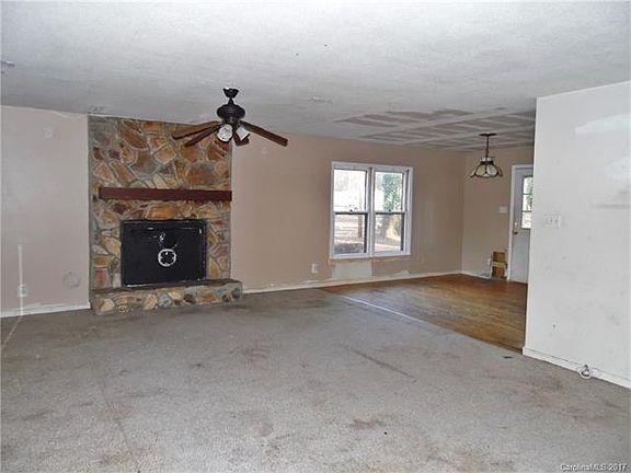 4th image of 935 Allendale Cir