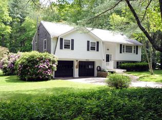 993 Union St, Duxbury, MA 02332