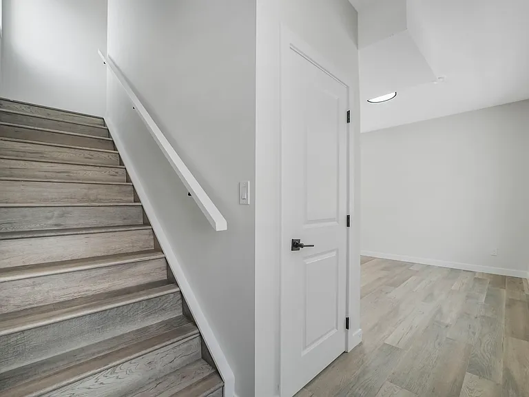 12021 95a St NW — Photo 31