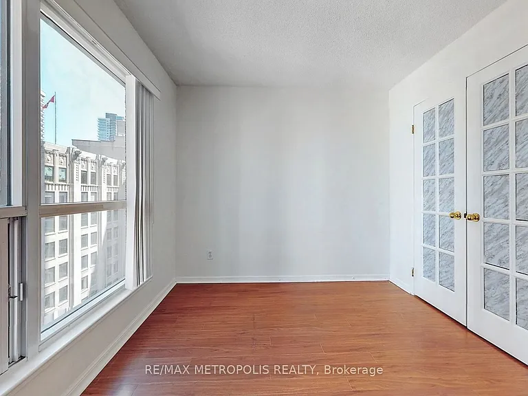 7 Carlton St #1114 — Photo 14