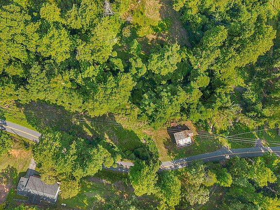 5th image of 1279 Cove Creek Rd