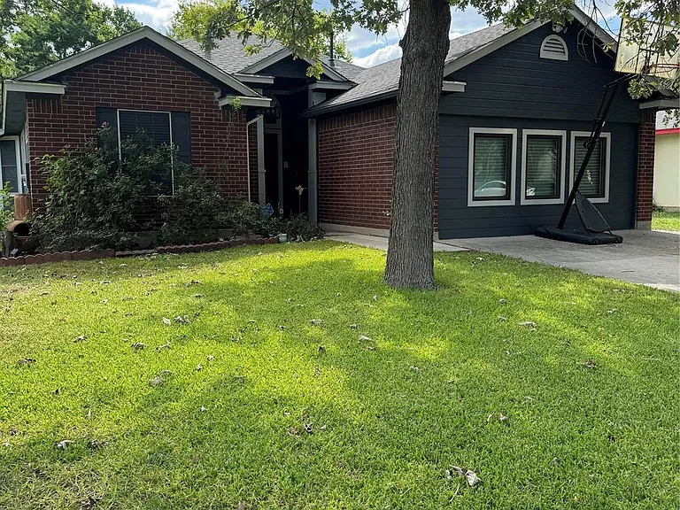 291 Brian Ln — Photo 1