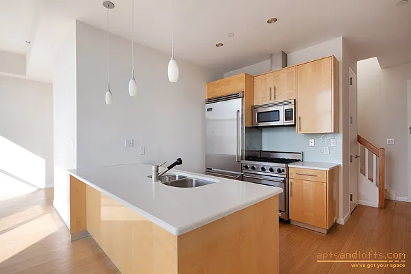 Sold by aptsandlofts.com | media 28