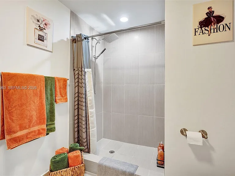 3250 NE 1st Ave #511 — Photo 25