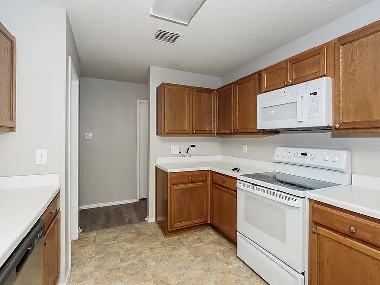 816 Bessemer Dr — Photo 8