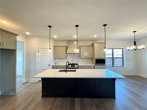 5th image of 4501 SW Elderwood St